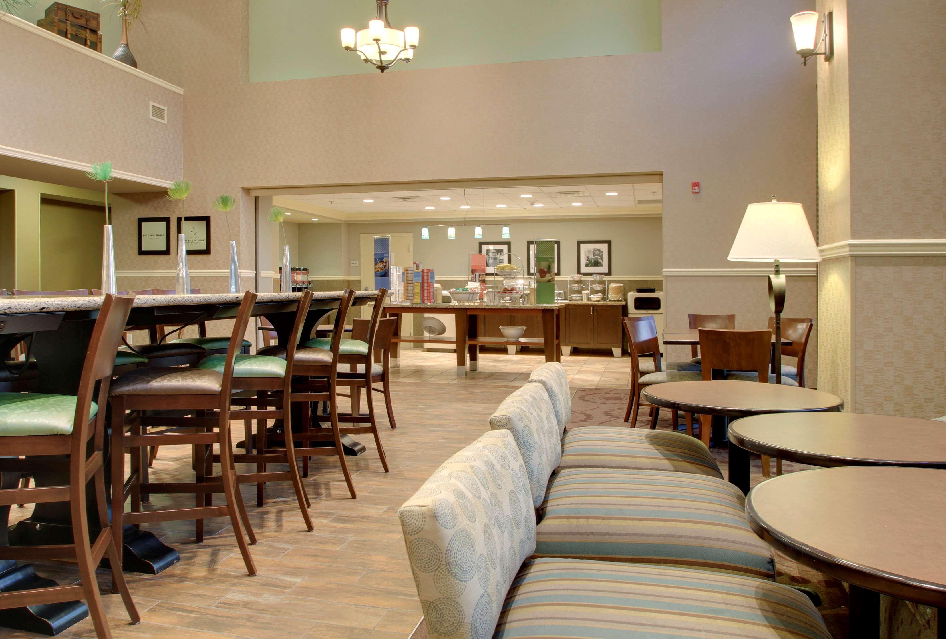 Hampton Inn&Suites Grafton Restaurant foto